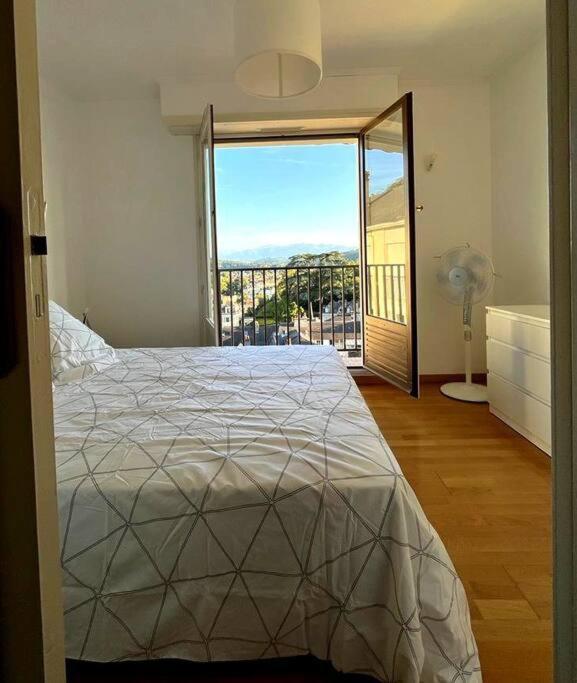 Pau Centre Vue Sur Les Pyrenees Pour 2 Nuits Au Minimum Διαμέρισμα Εξωτερικό φωτογραφία