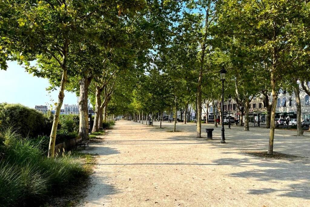 Pau Centre Vue Sur Les Pyrenees Pour 2 Nuits Au Minimum Διαμέρισμα Εξωτερικό φωτογραφία